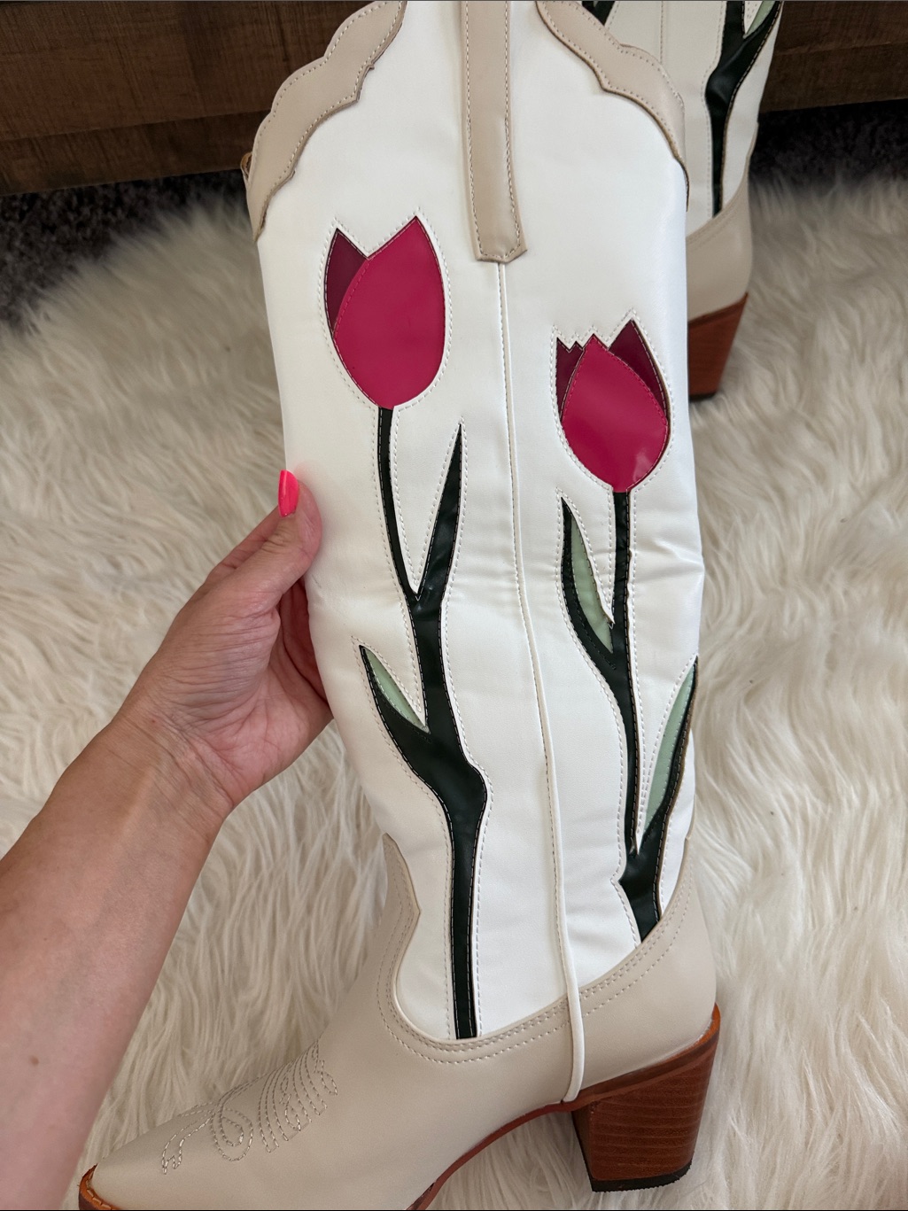 Women’s Tulip Embroidered Western Boots 7 Nwot — image 2 of 3